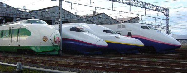 4 Shinkansens