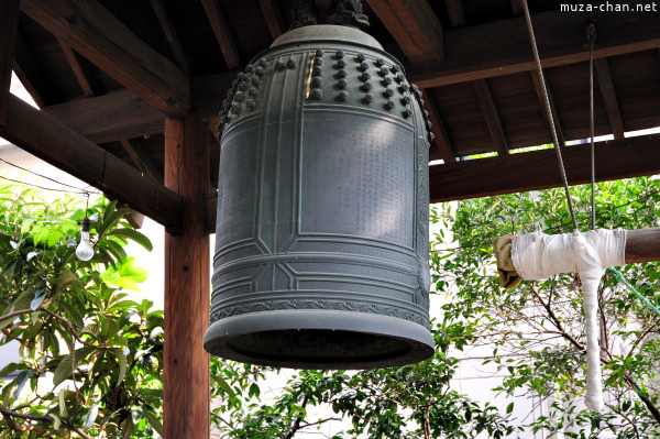 The Bell of the Chosho-ji Temple Asakusa The Bell of the Chosho-ji Temple Asakusa