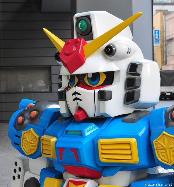 Gundam statue, Bandai's Headquarters Gundam statue, Bandai's Headquarters