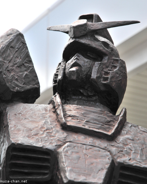 Gundam statue Kamiigusa