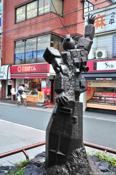 Gundam statue Kamiigusa