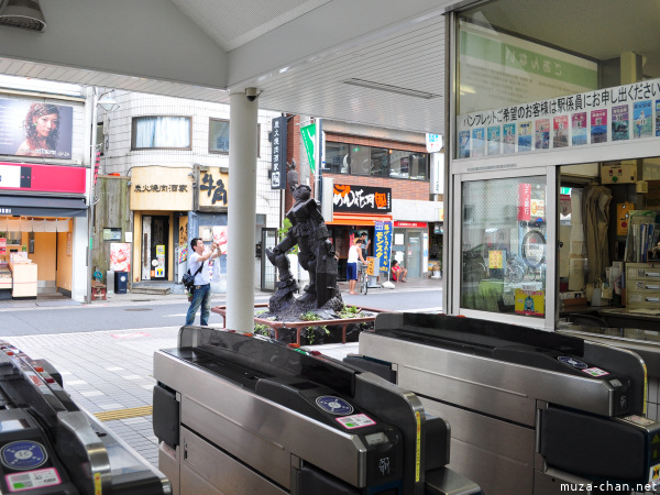 Gundam statue Kamiigusa
