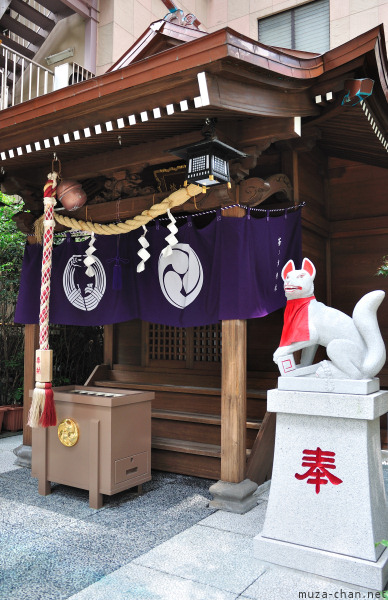 Inari Shrine near Suitengumae station Chuo Inari Shrine near Suitengumae station Chuo