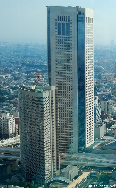 tokyo-opera-city-tower-02.jpg