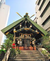 A Japan Photo per Day - Hidden Between Skyscrapers, Tsukudo Shrine