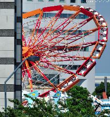A Japan Photo per Day - 'Super Planet' Ride at Yokohama Cosmo World