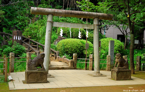 Koma inu at Hato Mori Hachiman Shrine Koma inu at Hato Mori Hachiman Shrine