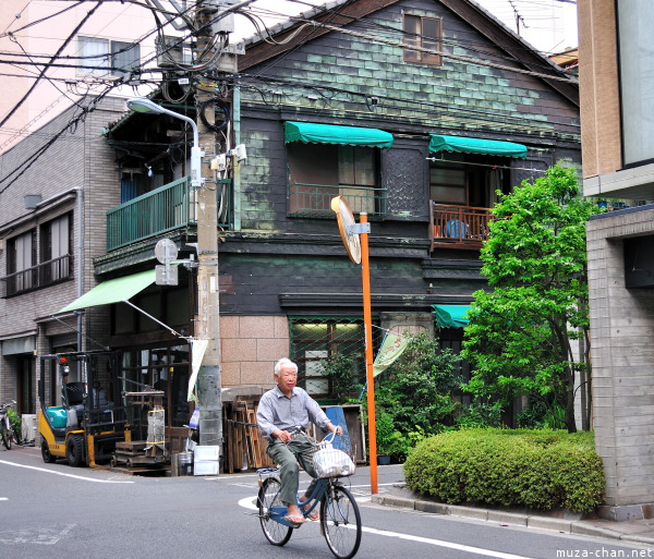 Building in Ueno Building in Ueno