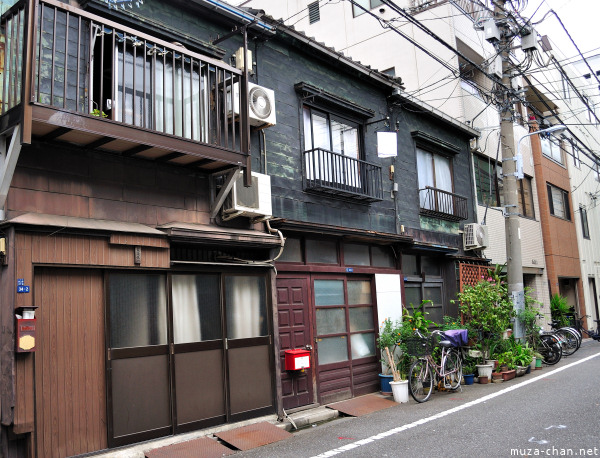 Building in Ueno Building in Ueno