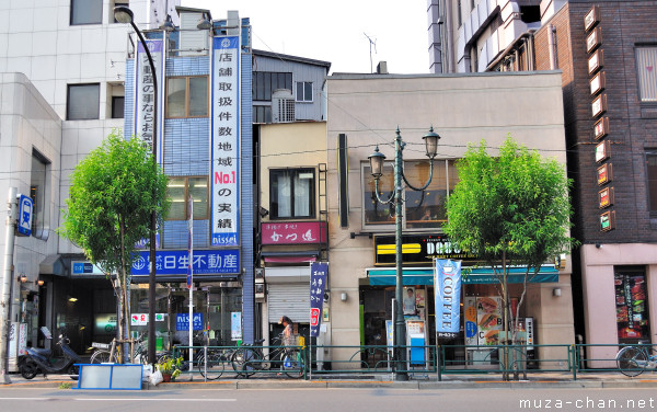 Narrow Buildings, Yushima Station Narrow Buildings, Yushima Station