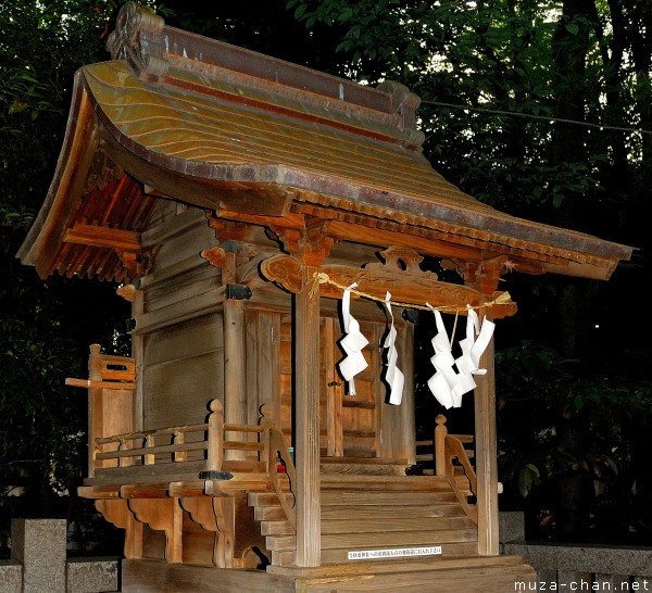 Ogikubo Hachiman Shrine, Suginami, Tokyo Ogikubo Hachiman Shrine, Suginami, Tokyo