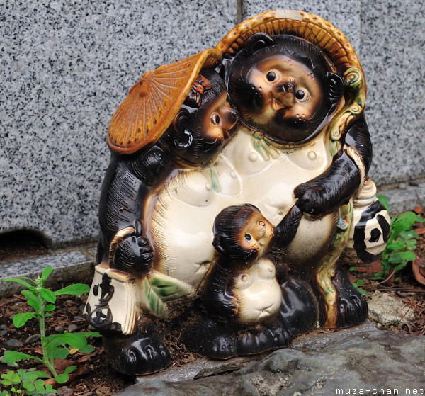 Top souvenirs from Japan - Tanuki Statue Top souvenirs from Japan - Tanuki Statue