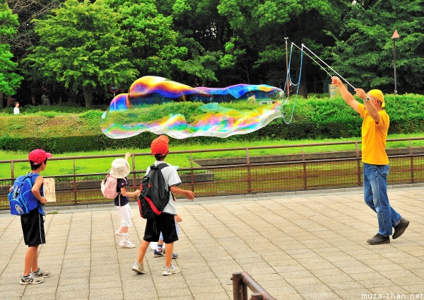 Street performance in Ueno Park