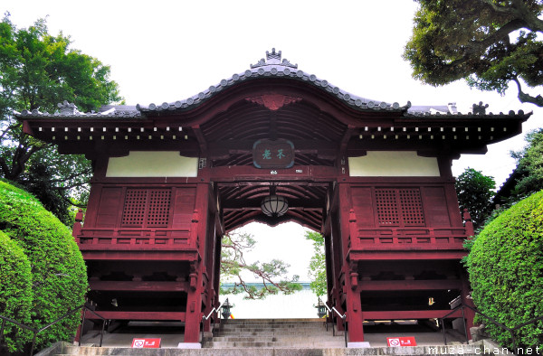 Furo-mon Gate, Gokoku-ji Temple, Bunkyo, Tokyo Furo-mon Gate, Gokoku-ji Temple, Bunkyo, Tokyo