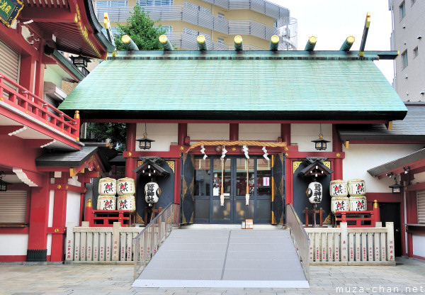 Ohtori Shrine, Asakusa, Tokyo Ohtori Shrine, Asakusa, Tokyo