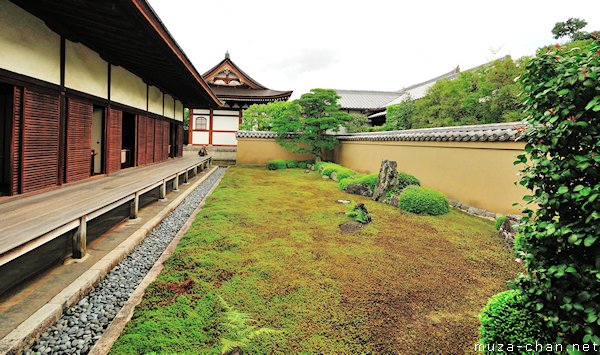 Moss covered Japanese Zen Garden, Ryogin-tei, Ryogen-in Temple, Kyoto