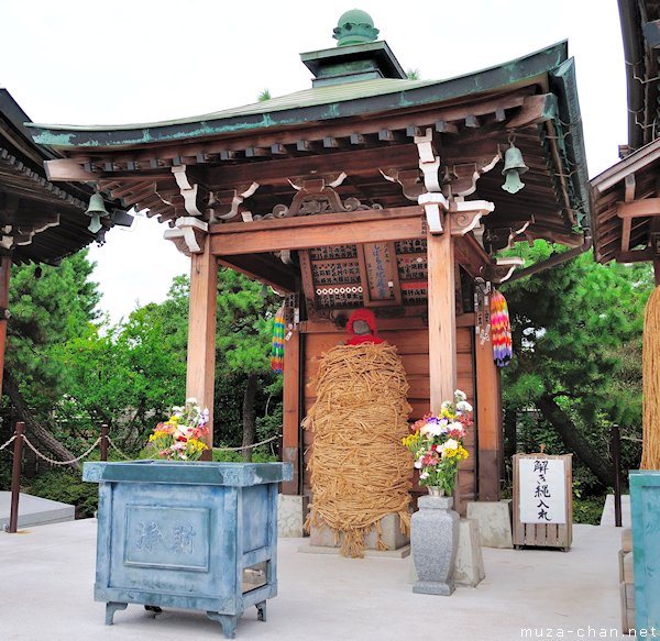 Shibarare Jizo, Narihira Temple, Katsushika, Tokyo Shibarare Jizo, Narihira Temple, Katsushika, Tokyo
