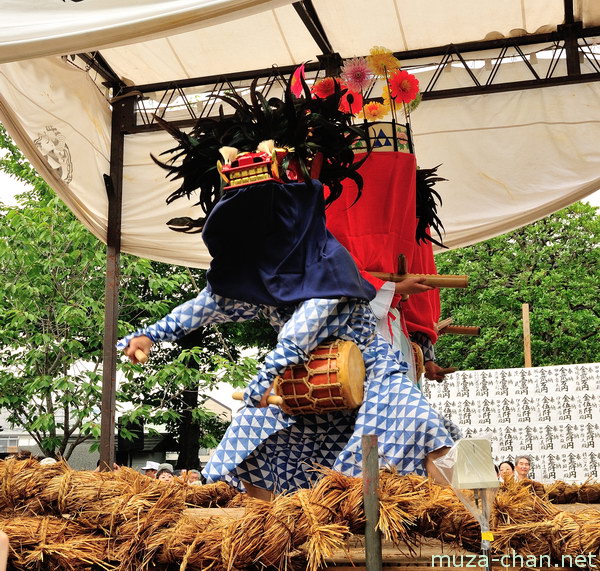 Mizudome-no-Mai (Rain-Stopping Dance), Gonsho-ji Temple, Ota-ku, Tokyo Mizudome-no-Mai (Rain-Stopping Dance), Gonsho-ji Temple, Ota-ku, Tokyo