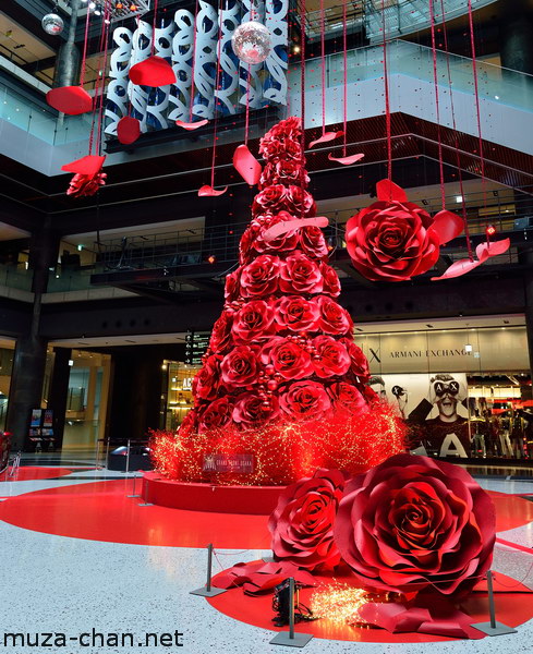 Red Rose Blossom Christmas Tree, Grand Front Osaka, Osaka Red Rose Blossom Christmas Tree, Grand Front Osaka, Osaka