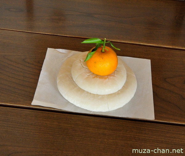 Traditional Japanese New Year Decoration, Kagami mochi