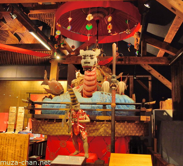 Kame Kasa Hoko parade float, Sankyo Warehouses, Sakata, Yamagata Kame Kasa Hoko parade float, Sankyo Warehouses, Sakata, Yamagata