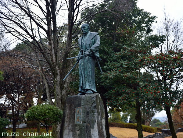 Miyamoto Musashi's statue, Kumamoto Miyamoto Musashi's statue, Kumamoto