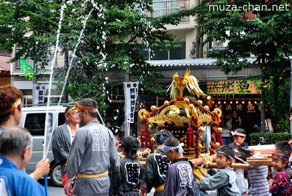 Fukagawa Hachiman Water-throwing festival, Fukagawa, Tokyo Fukagawa Hachiman Water-throwing festival, Fukagawa, Tokyo