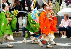 Traditional Japanese clothing, Court dance costume