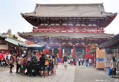 Incense burning at Senso-ji