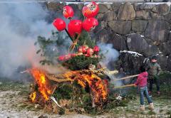 Japanese traditions, Dondo Yaki