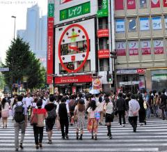 Lovely street scene in Shinjuku