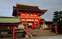 Simply beautiful Japanese scenes, Sunset at Fushimi Inari