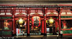 Hozomon Gate by night