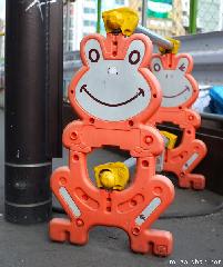 Cute Japanese roadside barriers, frogs