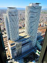 The asymmetric twin JR Central Towers