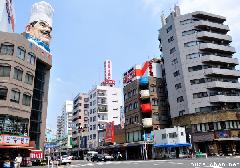 Kappabashi's Giant Chef