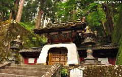 Koukamon, the very white gate