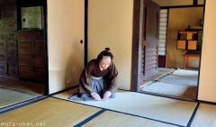 Japanese manners, Dogeza style greeting