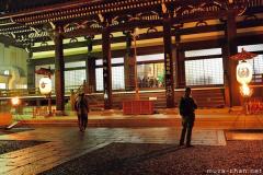 Peaceful New Year's night at Honno-ji, Kyoto
