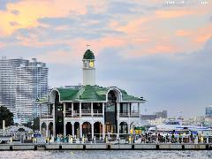 Minato Mirai Pukari Pier during golden hour