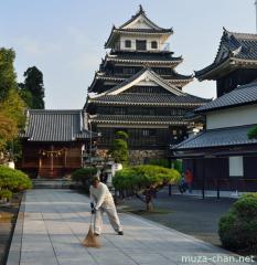 Nakatsu castle in autumn