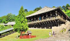 Sightseeing Nara, the Hall of the second month