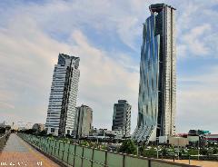 Japanese architecture, Osaka Cosmo Tower