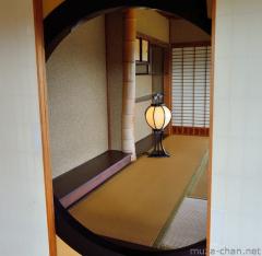 Kobuntei elegant round window