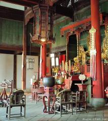 The largest glass lantern in Japan