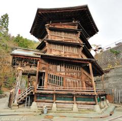 Unique Japanese architecture, the Aizu Sazae-do