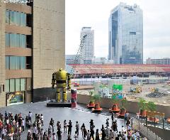 Japanese advertising: Golden Tetsujin 28-go in Osaka Station