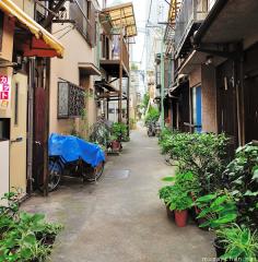 Narrow street in Tokyo